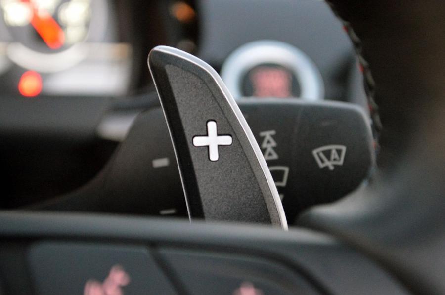  BMW M6 Convertible 2012 года  (фото 47 из 87)